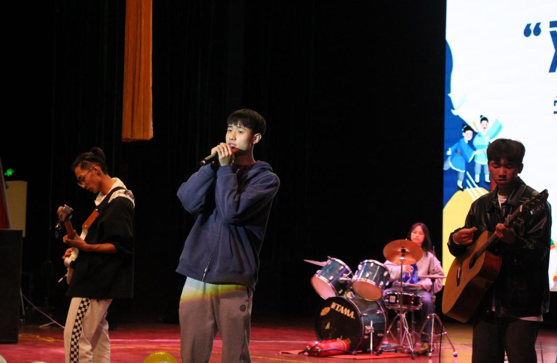 08乐队表演