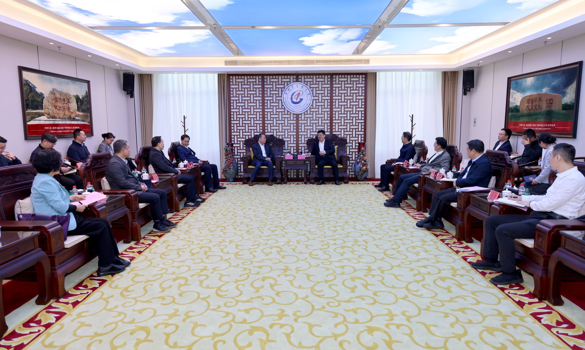 天津中医药大学党委书记刘革生来校调研交流